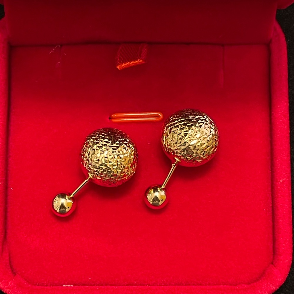 18k saudi gold earrings.